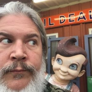 Meet your Posher, Chris